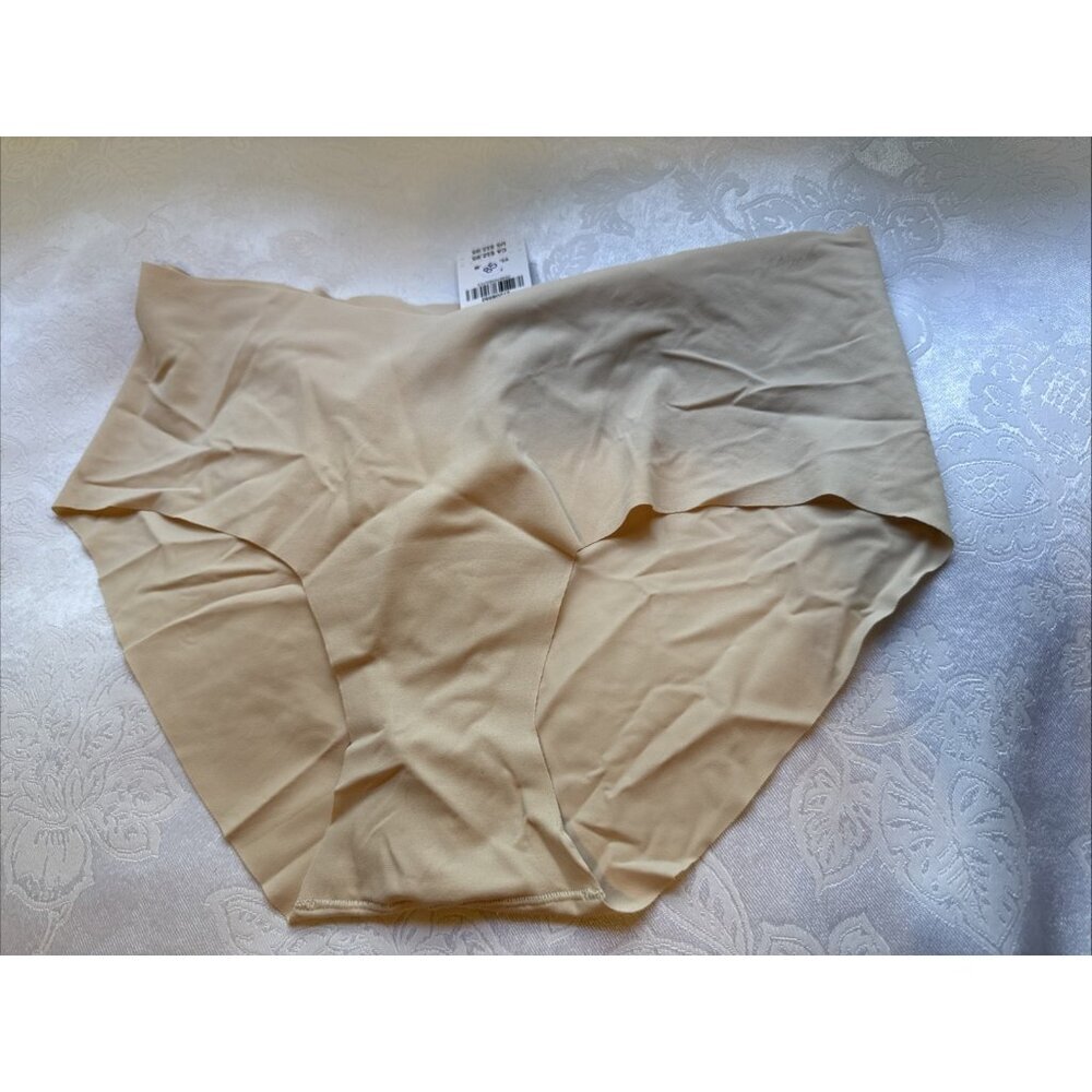 Victoria's Secret Seamless HIpster Hip Hugger Bikini Panty Cream NWT M Medium